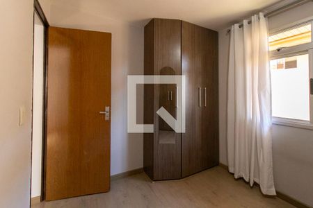 Quarto 1 de apartamento para alugar com 2 quartos, 53m² em Campo Comprido, Curitiba