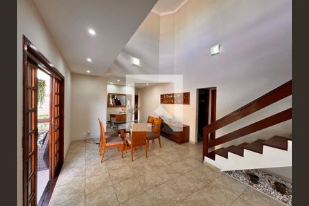 Sala de casa de condomínio à venda com 4 quartos, 400m² em Vargem Grande, Rio de Janeiro