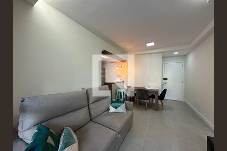 Sala de apartamento para alugar com 2 quartos, 72m² em Alphaville Empresarial, Barueri