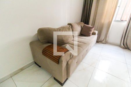 Sala de apartamento para alugar com 2 quartos, 56m² em Conjunto Residencial José Bonifácio, São Paulo
