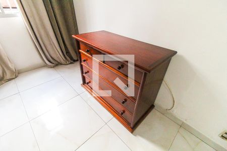 Sala de apartamento para alugar com 2 quartos, 56m² em Conjunto Residencial José Bonifácio, São Paulo