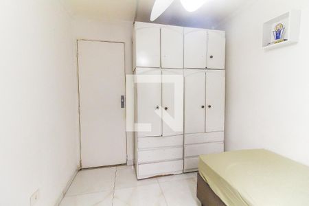 Quarto 1 de apartamento para alugar com 2 quartos, 56m² em Conjunto Residencial José Bonifácio, São Paulo