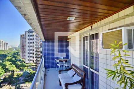 Varanda de apartamento para alugar com 3 quartos, 110m² em Barra da Tijuca, Rio de Janeiro