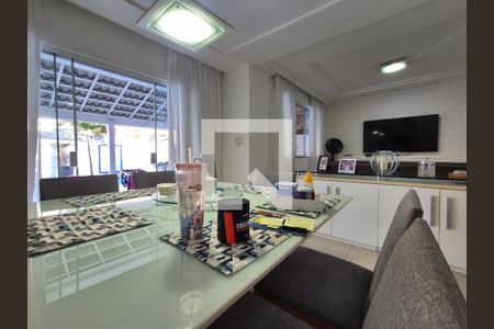 Casa de Condomínio para alugar com 3 quartos, 220m² em Vargem Pequena, Rio de Janeiro