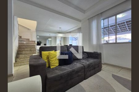 Casa de Condomínio para alugar com 3 quartos, 220m² em Vargem Pequena, Rio de Janeiro