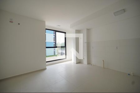 Sala/Cozinha de apartamento para alugar com 2 quartos, 56m² em Serraria, São José