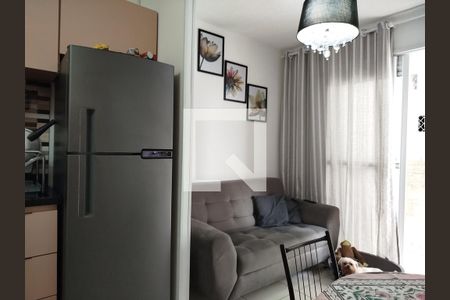 Sala e cozinha de apartamento para alugar com 2 quartos, 34m² em Guaiauna, São Paulo