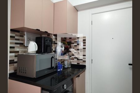 Sala e cozinha de apartamento para alugar com 2 quartos, 34m² em Guaiauna, São Paulo