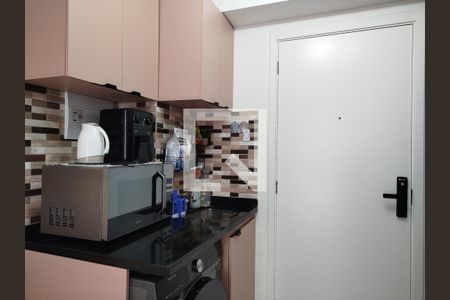 Sala e cozinha de apartamento para alugar com 2 quartos, 34m² em Guaiauna, São Paulo