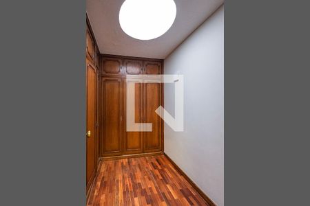 Suíte 1 de casa para alugar com 3 quartos, 371m² em Sumaré, São Paulo