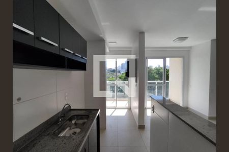 Cozinha de apartamento para alugar com 2 quartos, 58m² em Jaraguá, Uberlândia