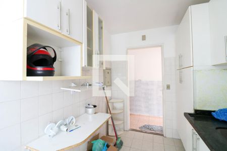 Cozinha de apartamento para alugar com 3 quartos, 63m² em Jardim Neide, São Paulo