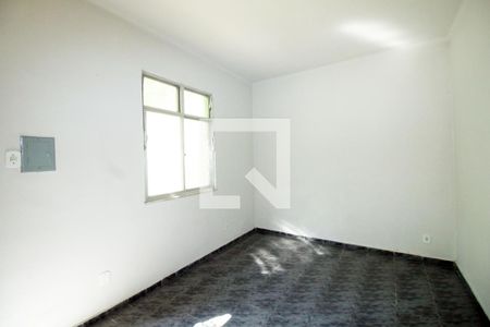 Sala de casa para alugar com 1 quarto, 48m² em Parada de Lucas, Rio de Janeiro