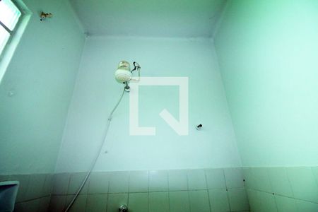 Banheiro de casa para alugar com 1 quarto, 48m² em Parada de Lucas, Rio de Janeiro