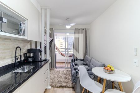 Sala e Cozinha de apartamento para alugar com 1 quarto, 38m² em Centro Histórico de São Paulo, São Paulo