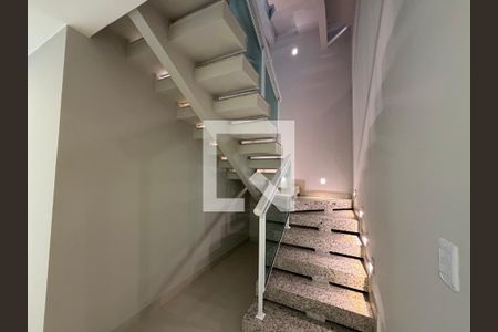 Sala - Escada de casa de condomínio para alugar com 3 quartos, 170m² em Taquara, Rio de Janeiro