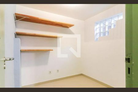 Foto 01 de casa à venda com 3 quartos, 220m² em Jardim Trussardi, São Paulo