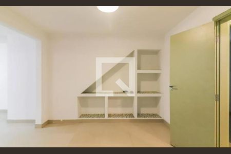 Foto 01 de casa à venda com 3 quartos, 220m² em Jardim Trussardi, São Paulo