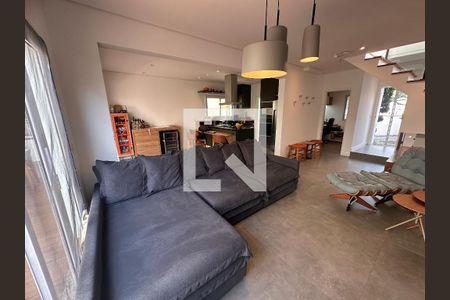 Sala de casa de condomínio à venda com 4 quartos, 240m² em Chácara Monte Alegre, São Paulo