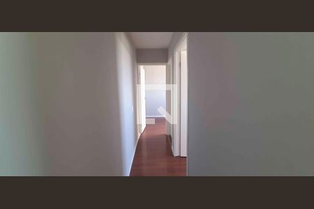 Corredor de apartamento para alugar com 2 quartos, 42m² em Jardim do Lago, Osasco