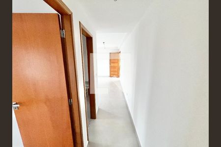 Corredor de apartamento à venda com 2 quartos, 48m² em Vila Paiva, São Paulo