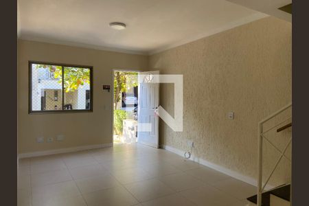 Sala de casa de condomínio à venda com 2 quartos, 144m² em Rio Pequeno, São Paulo