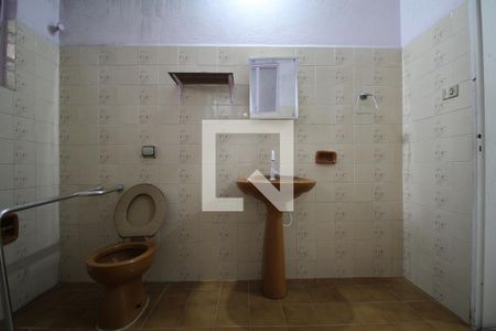 Banheiro de casa para alugar com 1 quarto, 60m² em Campo Limpo, São Paulo