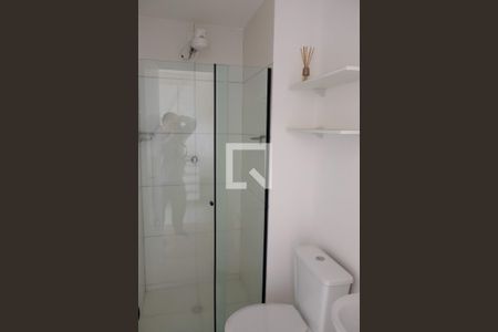 Banheiro de kitnet/studio para alugar com 1 quarto, 25m² em Bonfim, Osasco