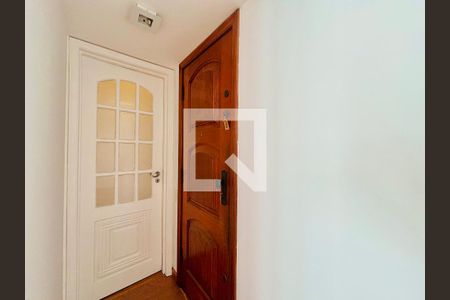 Corredor de apartamento para alugar com 2 quartos, 90m² em Copacabana, Rio de Janeiro