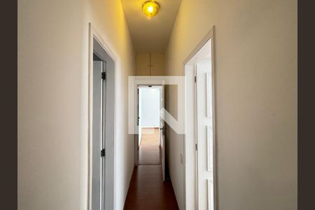 Corredor de apartamento para alugar com 2 quartos, 90m² em Copacabana, Rio de Janeiro
