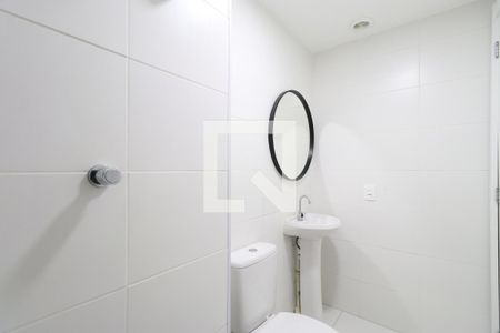 Banheiro de apartamento para alugar com 1 quarto, 28m² em Bom Retiro, São Paulo