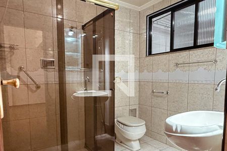 Banheiro de apartamento para alugar com 1 quarto, 50m² em Centro, Juiz de Fora