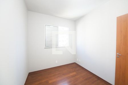 quarto 1 de apartamento para alugar com 3 quartos, 90m² em Buritis, Belo Horizonte