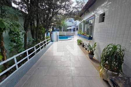 Garagem de casa de condomínio para alugar com 1 quarto, 78m² em Jardim Trevo, Praia Grande
