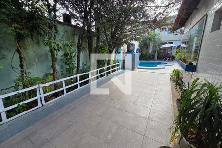 Garagem de casa de condomínio para alugar com 1 quarto, 78m² em Jardim Trevo, Praia Grande