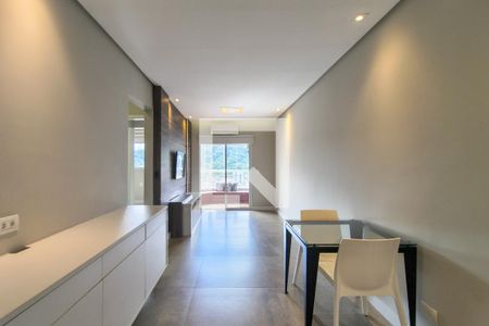 Sala de apartamento para alugar com 2 quartos, 70m² em Canto do Forte, Praia Grande