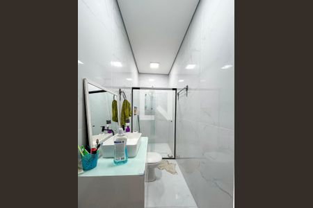 Banheiro  de casa à venda com 2 quartos, 300m² em Vila Santo Estefano, São Paulo