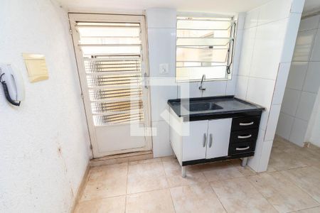 Cozinha e Área de Serviço de apartamento para alugar com 1 quarto, 30m² em Vila Romero, São Paulo