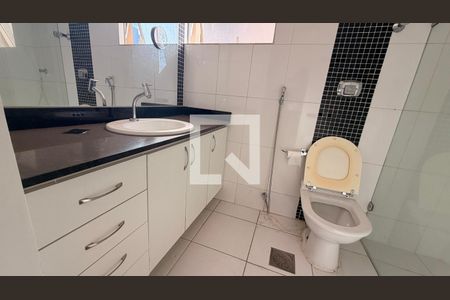 Banheiro da Suíte de apartamento para alugar com 3 quartos, 126m² em Setor Bueno, Goiânia
