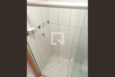 Banheiro 2 de apartamento para alugar com 3 quartos, 72m² em Auxiliadora, Porto Alegre