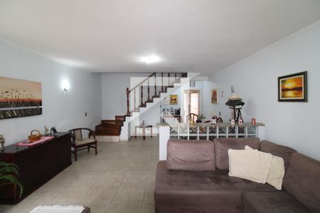 Sala de casa à venda com 3 quartos, 157m² em Parque Peruche, São Paulo