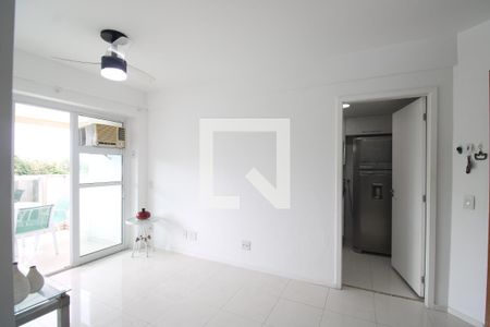 Sala de apartamento para alugar com 2 quartos, 80m² em Barra da Tijuca, Rio de Janeiro