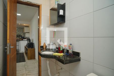 Banheiro de casa para alugar com 1 quarto, 65m² em Jardim Atlântico Central, Maricá