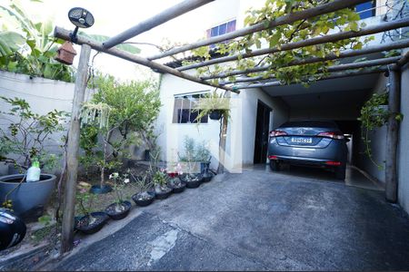 Casa à venda com 3 quartos, 134m² em Setor Leste Universitário, Goiânia