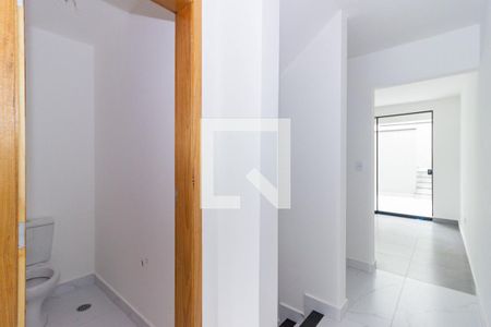 Corredor de casa à venda com 2 quartos, 108m² em Vila Arcadia, São Paulo