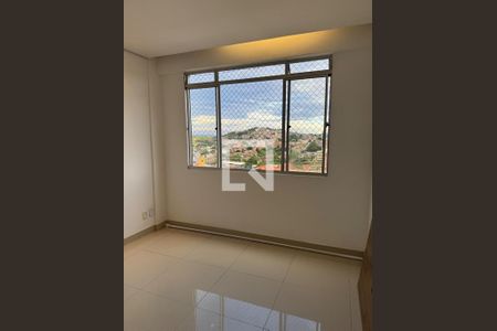 Foto 02 de apartamento à venda com 2 quartos, 60m² em Floramar, Belo Horizonte