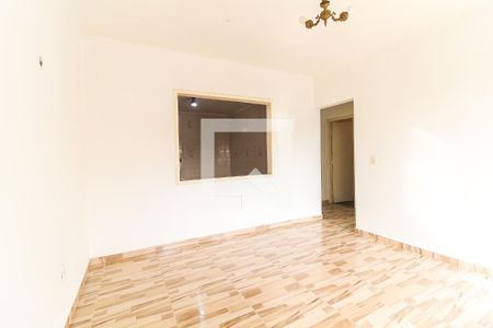 Sala de casa à venda com 3 quartos, 130m² em Vila Carmosina, São Paulo