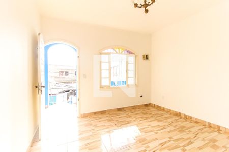 Sala de casa à venda com 3 quartos, 130m² em Vila Carmosina, São Paulo
