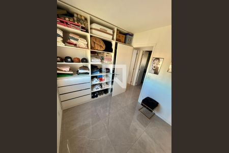 Quarto de apartamento à venda com 2 quartos, 60m² em Marechal Rondon, Canoas