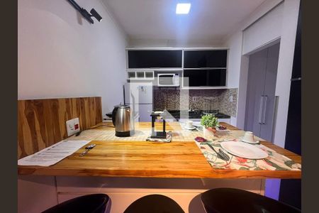 Cozinha de kitnet/studio para alugar com 1 quarto, 38m² em Centro, São Vicente